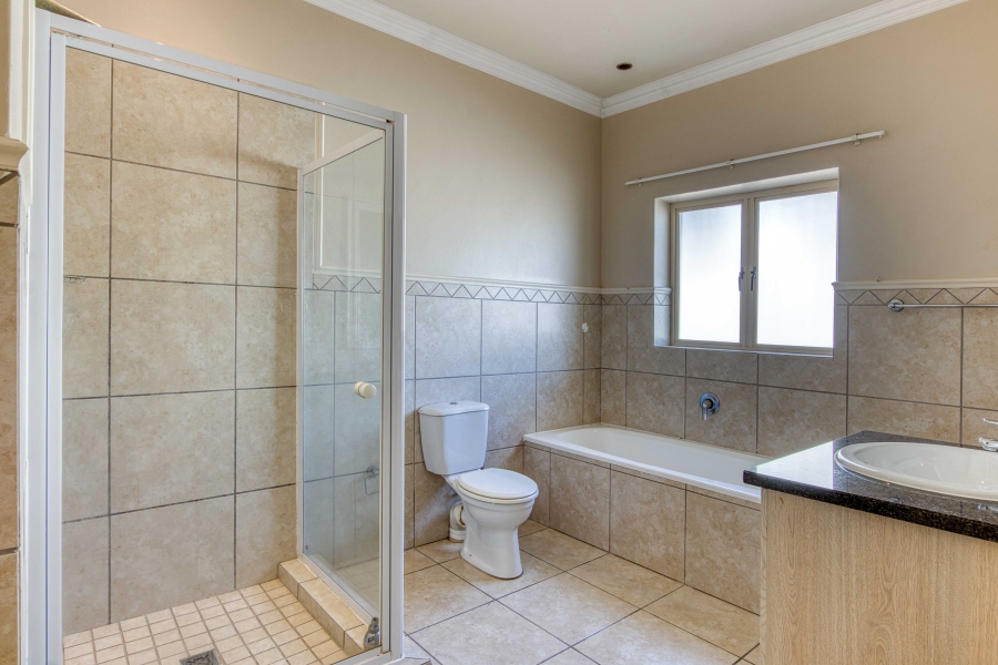 3 Bedroom Property for Sale in Bakkershoogte Western Cape